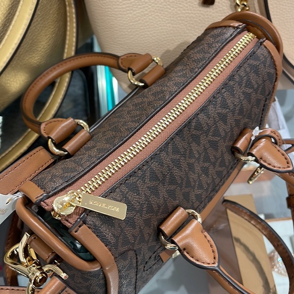 MICHAEL KORS
Carine Extra-Small Logo Satchel
Brown Signature 
NWT - Picture 5 of 16